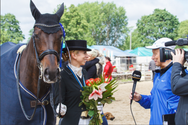 Lembitu Kuuse intervjueerib Dina Ellermanni EMV-l 2015. a. Foto: Külli Tedre-Gavrilov